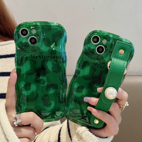 Leather case compatible with iPhone 14 15 case with wrist strap, leopard print.